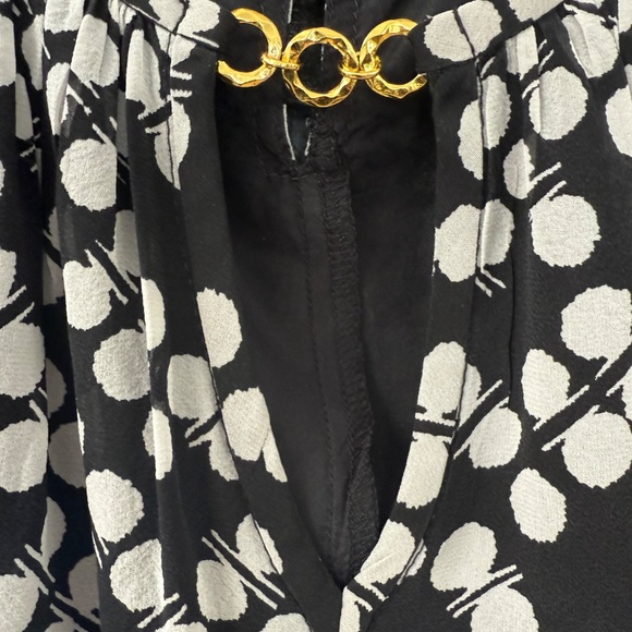 Beautiful Black And White Vintage Silk Top From Trina Turk‎ (size S) - Picture 9 of 9